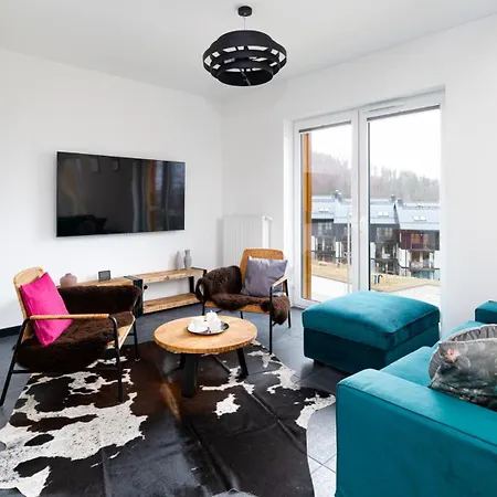 Wonder Hillside: Ski-side With Playground And Outdoor Gym Apartment