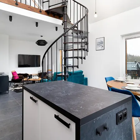 Wonder Hillside: Ski-side With Playground And Outdoor Gym Apartment *