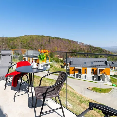 Wonder Hillside: Ski-side With Playground And Outdoor Gym