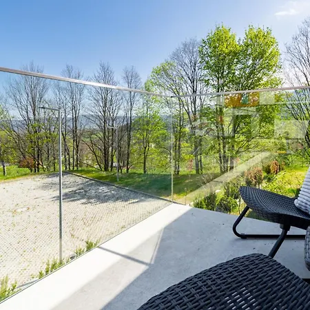 Apartment Wonder Hillside: Ski-side With Playground And Outdoor Gym